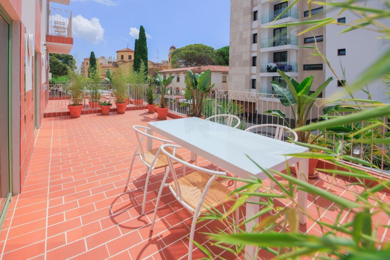 Terra Aurea Aparthotel Salou Bagian luar foto
