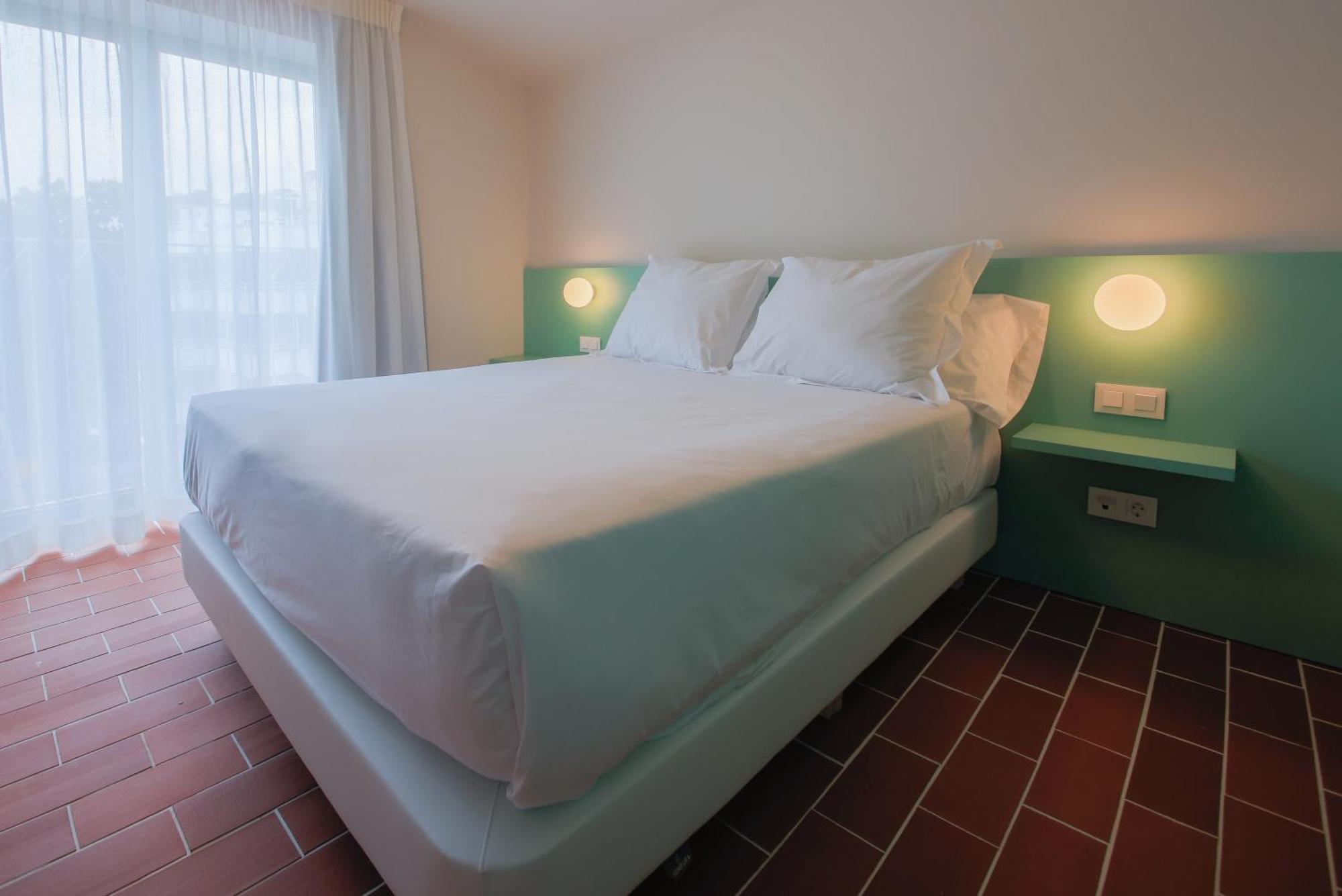 Terra Aurea Aparthotel Salou Bagian luar foto